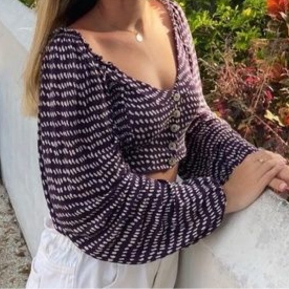Urban Outfitters Tops - URBAN OUTFITTERS CROP TOP NWT